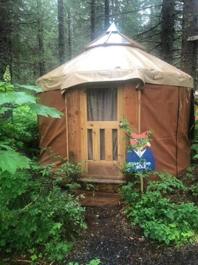 Nauti Otter Inn And Yurt Village Сюърд Екстериор снимка
