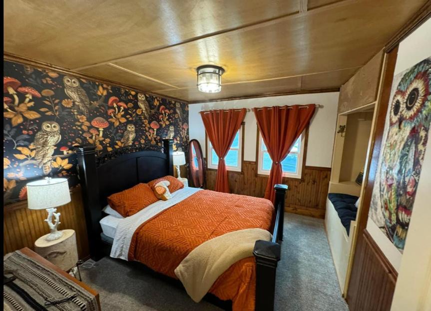 Nauti Otter Inn And Yurt Village Сюърд Стая снимка